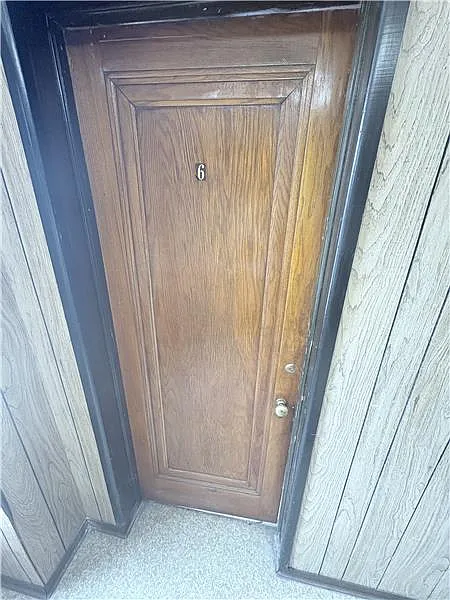 Studio, $450 — Photo 2