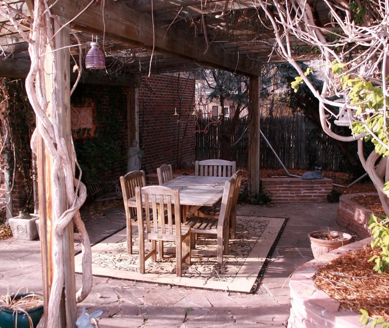 4 bed, 2500 sqft, $4,200 — Photo 3