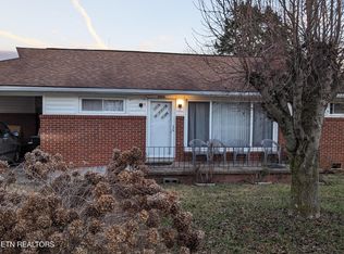 2004 Paris Rd, Knoxville, TN 37912