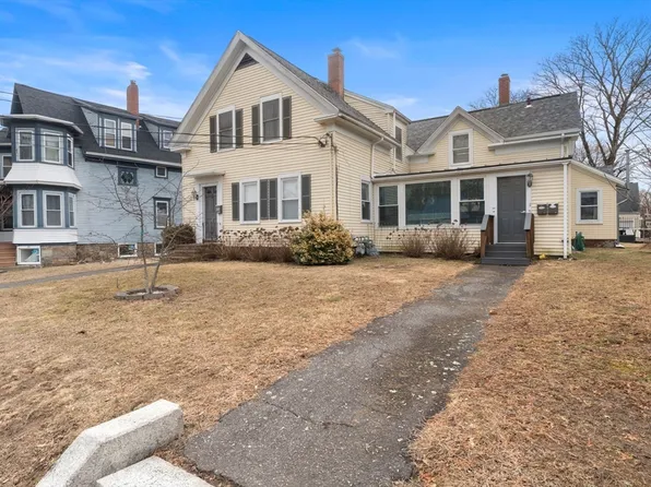 22 Benton St, Middleboro, MA 02346