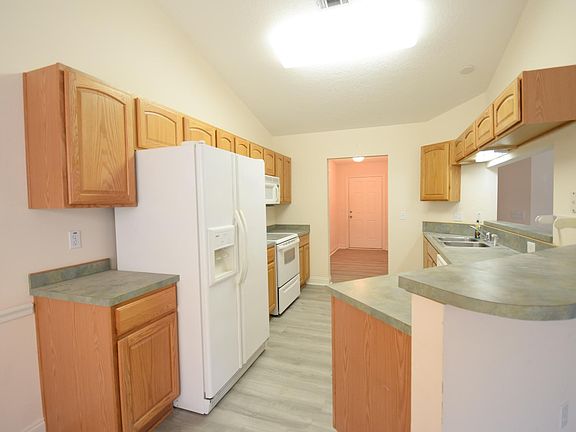 5th image of 1637 Woodchuck Ave