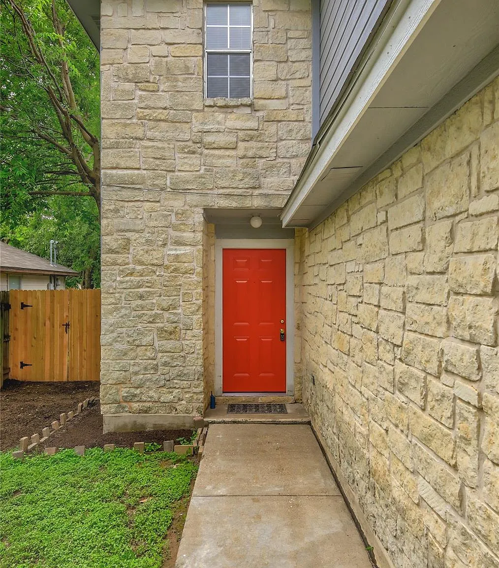 3 bed, 2.5 bath, 1277 sqft, $1,495 — Photo 3