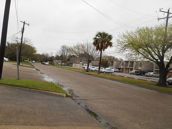 5th image of 8904 Glacier Ave