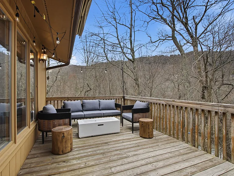 111A Charter Hills Rd — Photo 18