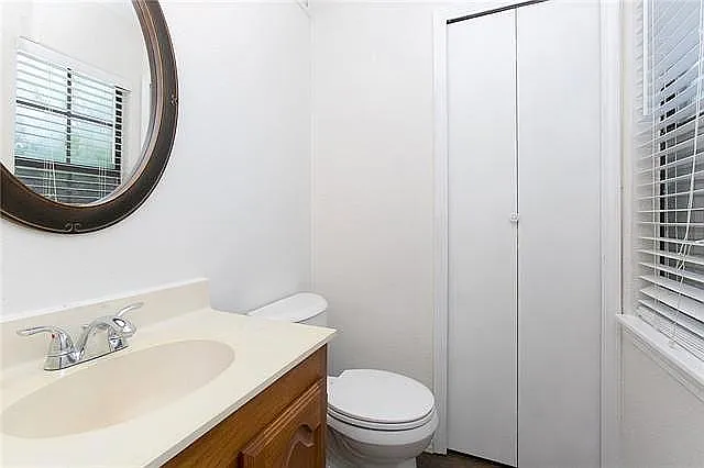 28 Brewster Ct — Photo 44