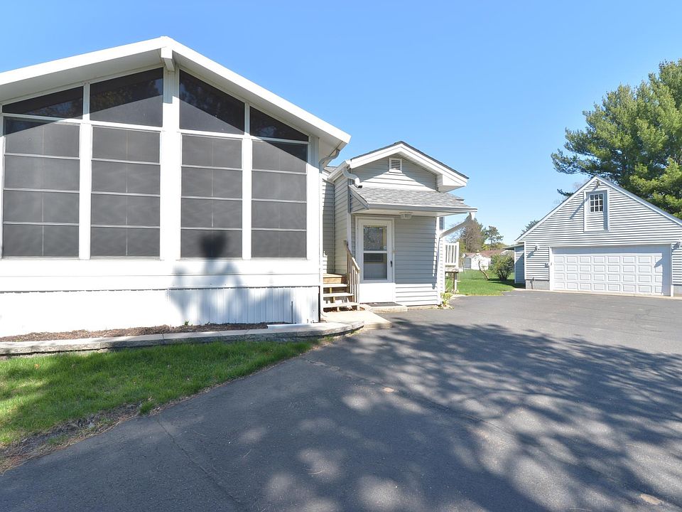 1st image of 215 Keith Rd