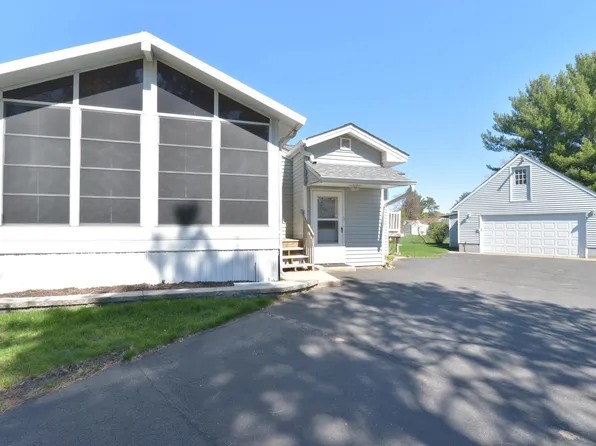 215 Keith Rd, Circle Pines, MN 55014