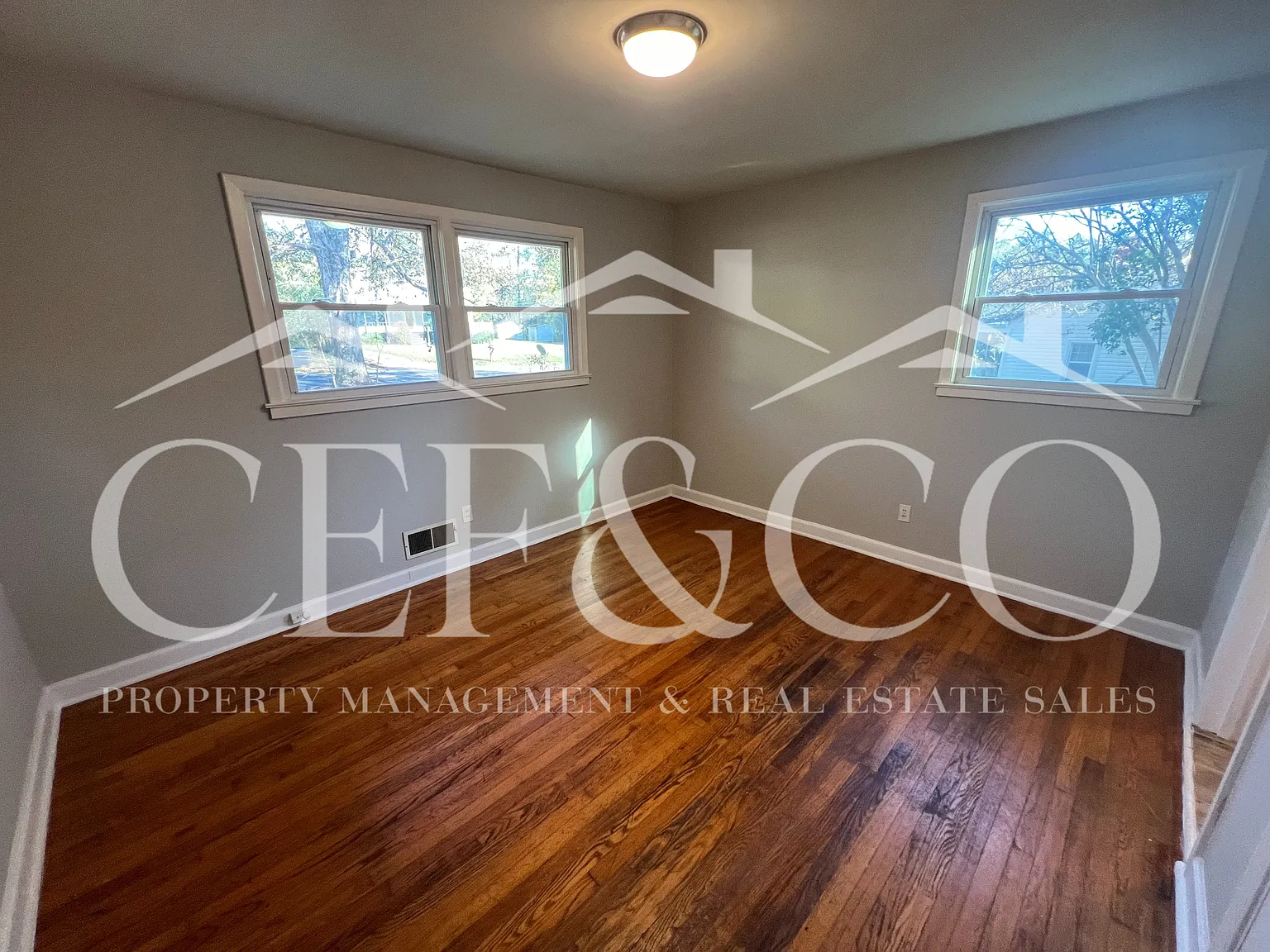 3 bed, 1210 sqft, $1,295 — Photo 2