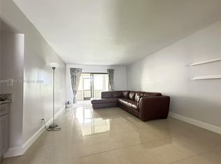 9370 SW 8th St APT 107, Boca Raton, FL 33428