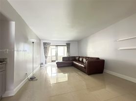 9370 SW 8th St, Boca Raton, FL