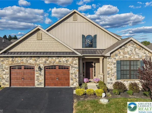 4109 Eveningstar Rd, Emmaus, PA 18049