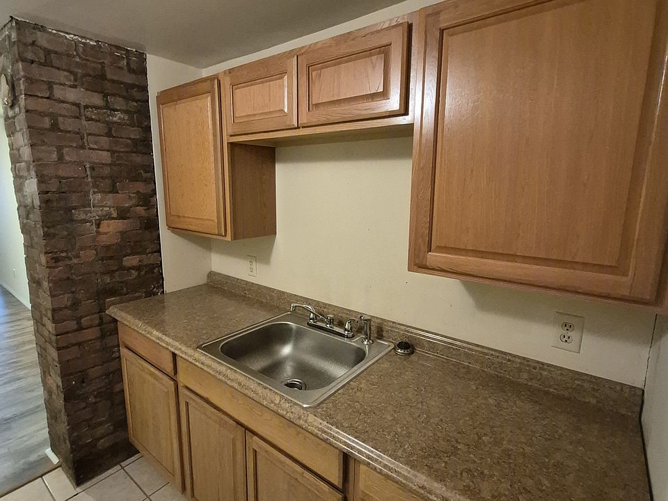 1st image of 15 Pawling Ave #3