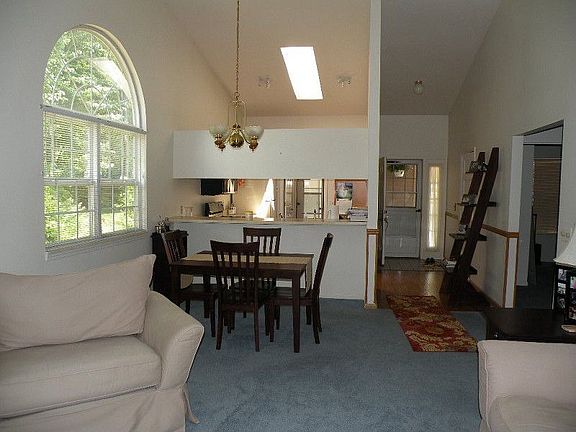 4th image of 39244 Armstrong Ln