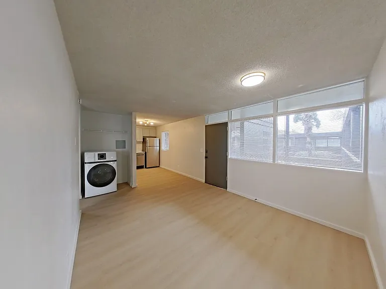 University Manor - Newly Renovated Units just a short walk from Campus! — Photo 31