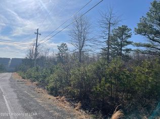 128 Peace Pipe Dr, Hazleton, PA 18202