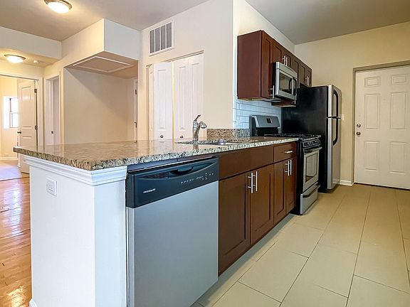 5th image of 4746 S Greenwood Ave APT 2W