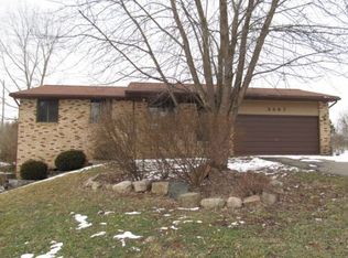 2867 White Lake Rd, Highland, MI 48356