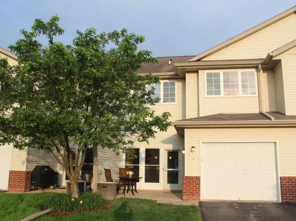 2428 Fox River Pkwy, Waukesha, WI 53189