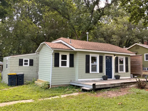 8307 Ward Parkway Plz, Kansas City, MO 64114