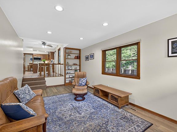 5th image of 537 17th St NW