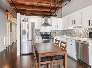 1250 W Van Buren St APT 207, Chicago, IL 60607