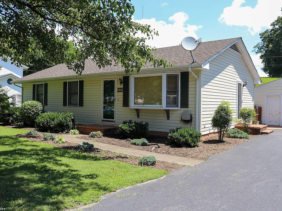 1st image of 2545 Glade Dr SE