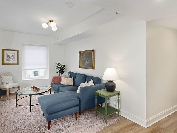 5th image of 4444 Silverwood St Floor 3