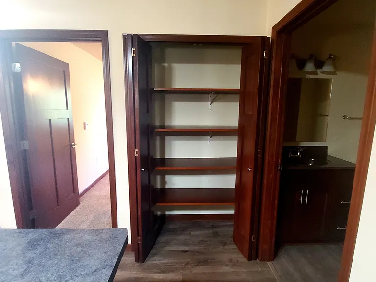 Park Ridge Apartments — Photo 14