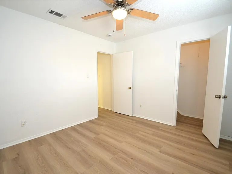 1202 Southport Dr #D — Photo 14