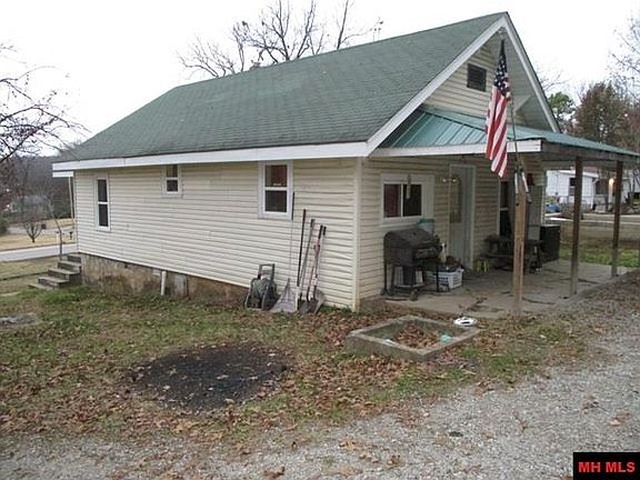 2nd image of 717 N Estes Ave