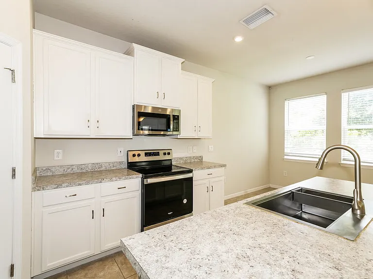 18424 Hunters Meadow Walk — Photo 8