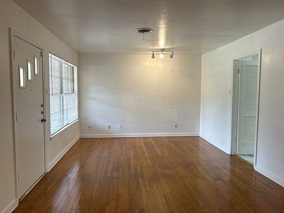 2nd image of 2309 Sunny Ln