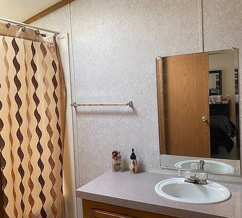 3rd image of 282 Park Ln