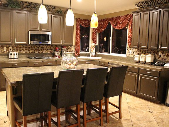 5th image of 1301 Retreat Way