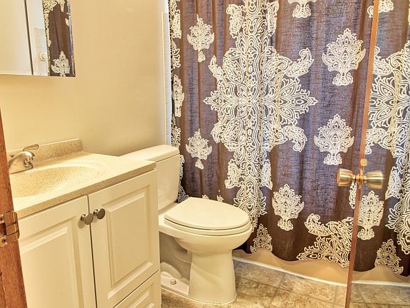4th image of 4424 S 140th St
