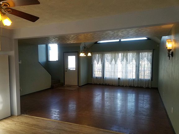2nd image of 1947 N Sky Blue Dr