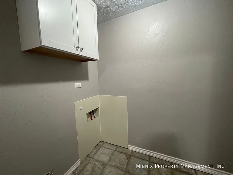 202 S Virginia St — Photo 8