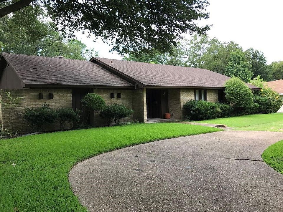 1st image of 226 Xavier Dr