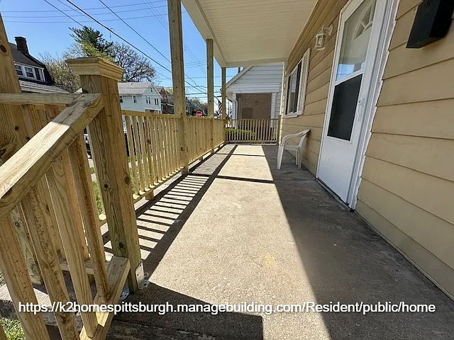 1130 Irwin St — Photo 2