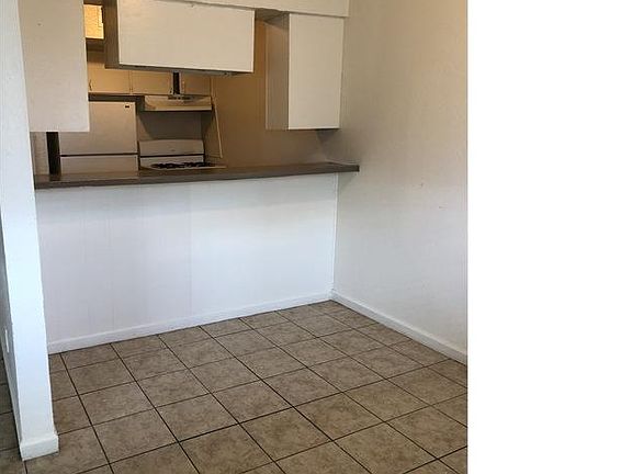 2nd image of 2531 Clara Ln