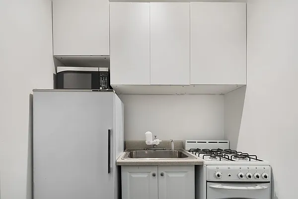 Sold by Compass | media 7