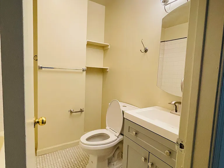 1128 N 3rd St #1F — Photo 9
