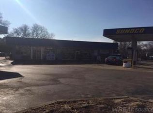 3224 Crooks Rd, Royal Oak, MI 48073