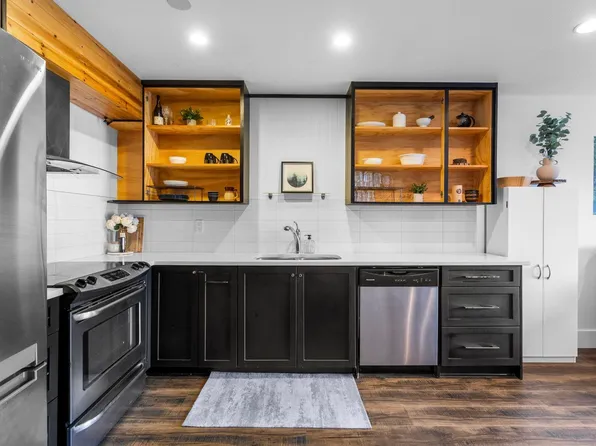 2780 Ware St #310, Abbotsford, BC V2S 7C7