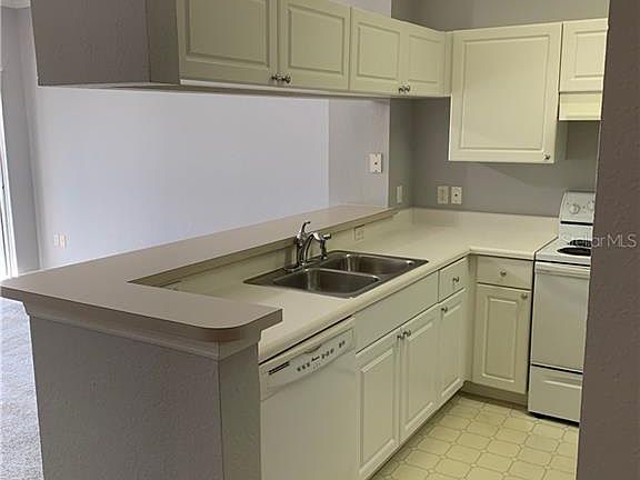 5th image of 2413 White Magnolia Way #2413