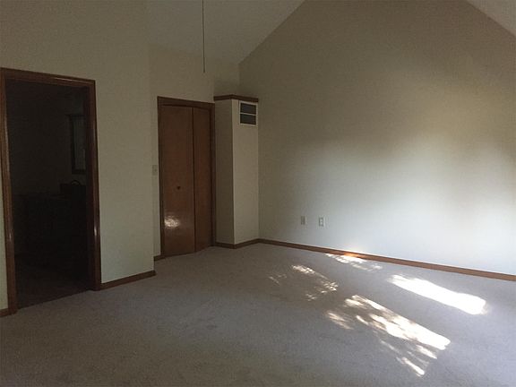 2nd image of 35 Winthrop St #3B