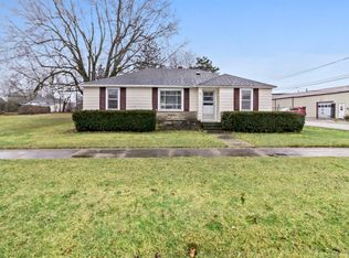 104 E 7th St, Matthews, IN 46957