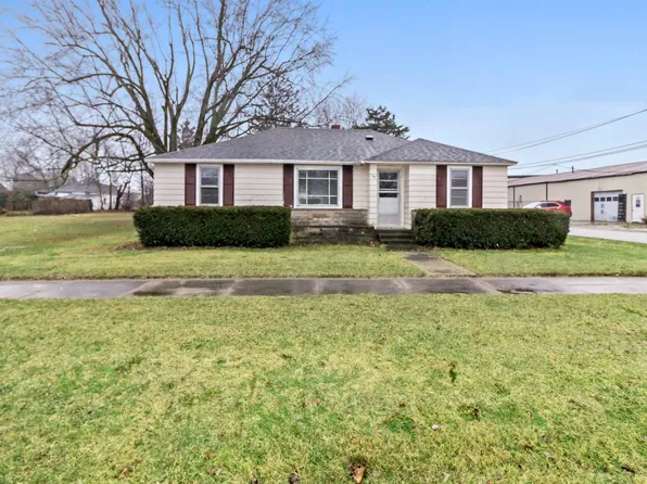 104 E 7th St, Matthews, IN 46957