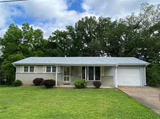 1011 Clark Dr, Fenton, MO 63026