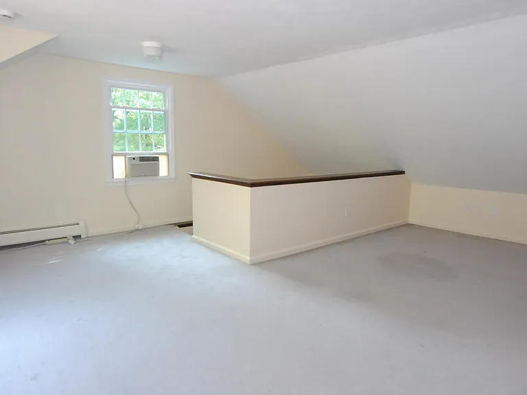74 Stillwater Dr — Photo 26